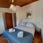 Charming Near Apartman